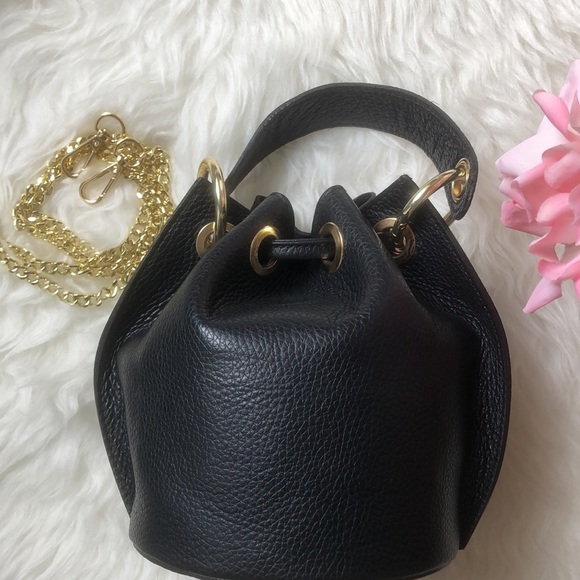 • NEW • ANNA PAOLA • Italian Leather Crossbody Bucket Bag wChain - Picture 12 of 15